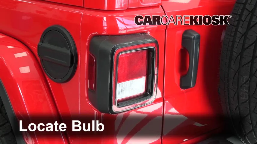 2021 Jeep Wrangler Unlimited Sahara 2.0L 4 Cyl. Turbo Éclairage Feux de marche arrière (remplacer une ampoule)